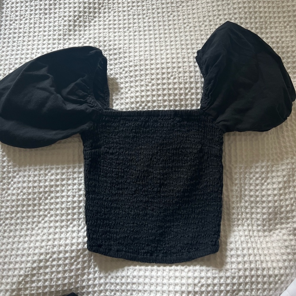 Abercrombie smocked top with puffy sleeves